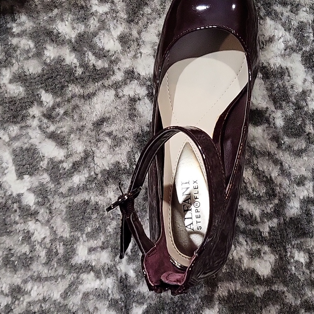 Women dress shoes
